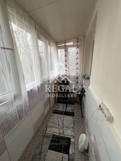 Apartament cu 2 camere decomandat, mobilat în Central