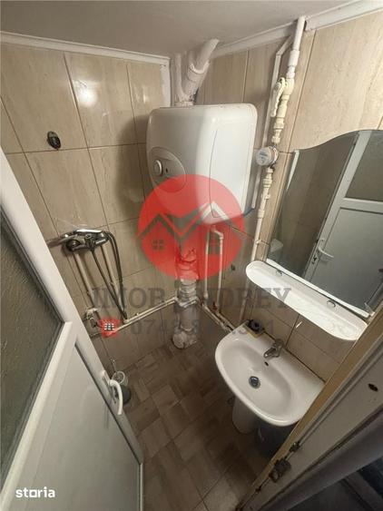 Garsonieră în Vest
