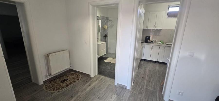 Apartament cu 3 camere decomandat în Exterior Vest