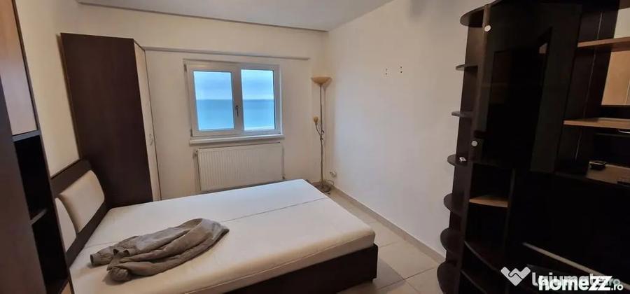 Apartament cu 3 camere decomandat în Faleza Nord