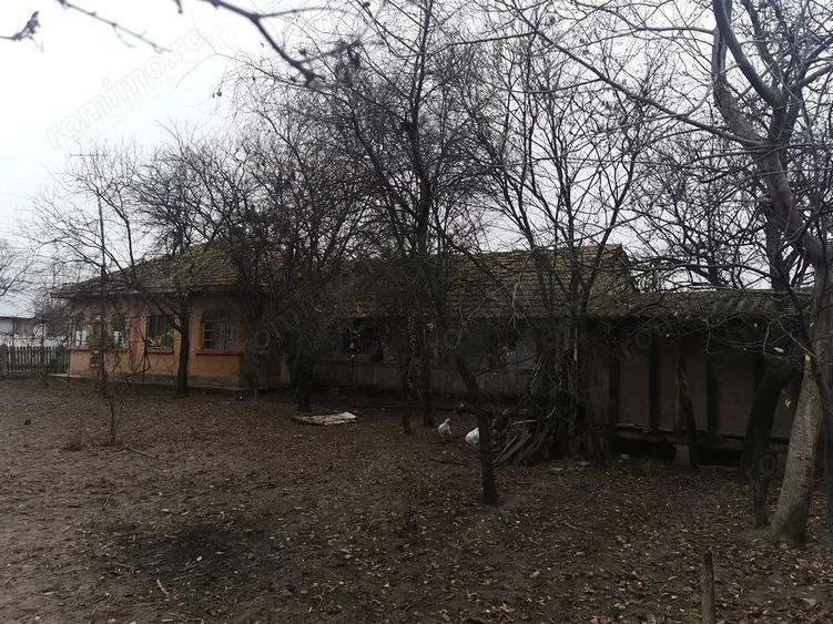 Casă cu 5 camere cu Teren 965 Mp în Grădiștea