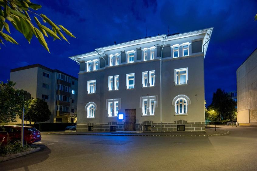 Birou, de 860 mp, în Centrul Civic