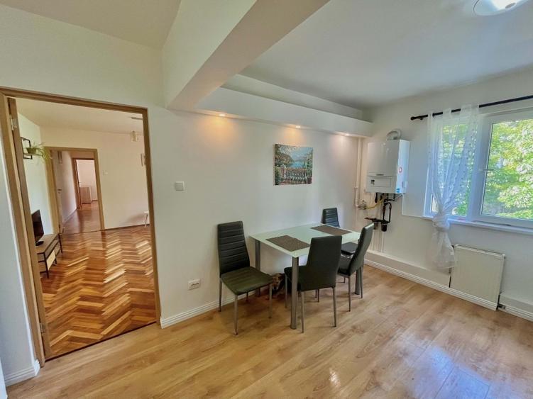 Apartament cu 3 camere semidecomandat, mobilat în Circumvalațiunii