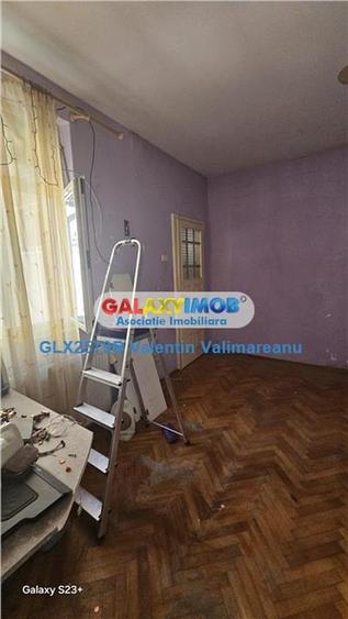 Casă cu 6 camere cu Teren 186 Mp în Vatra Luminoasă