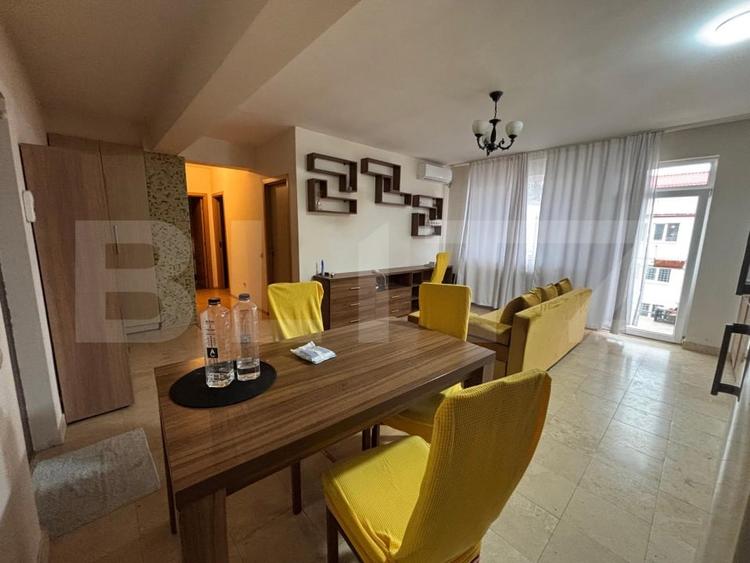 Apartament cu 3 camere semidecomandat, mobilat în Florești