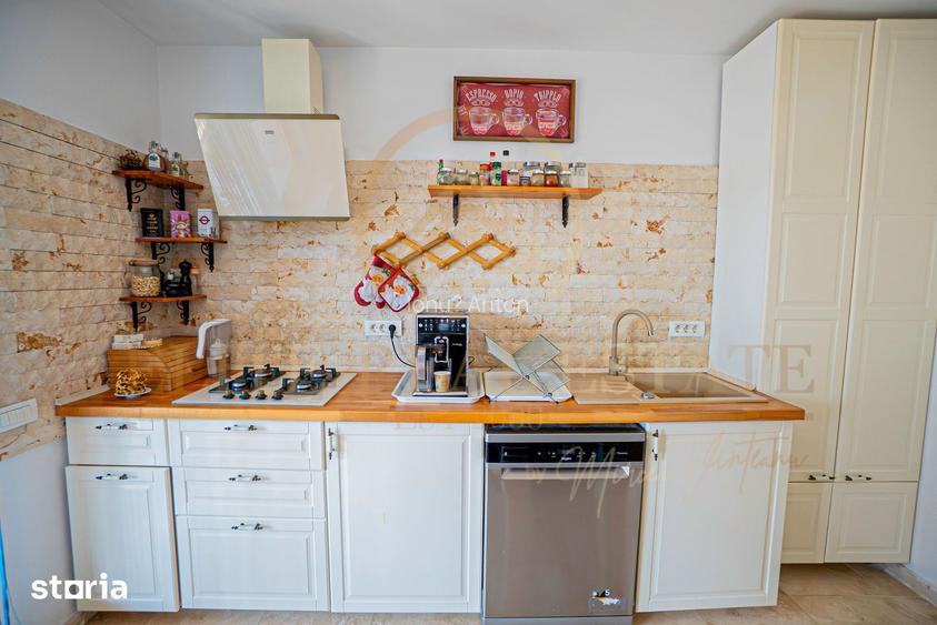 Valu lui Traian - Casa P+1E, 4 dormitoare, terasa acoperita