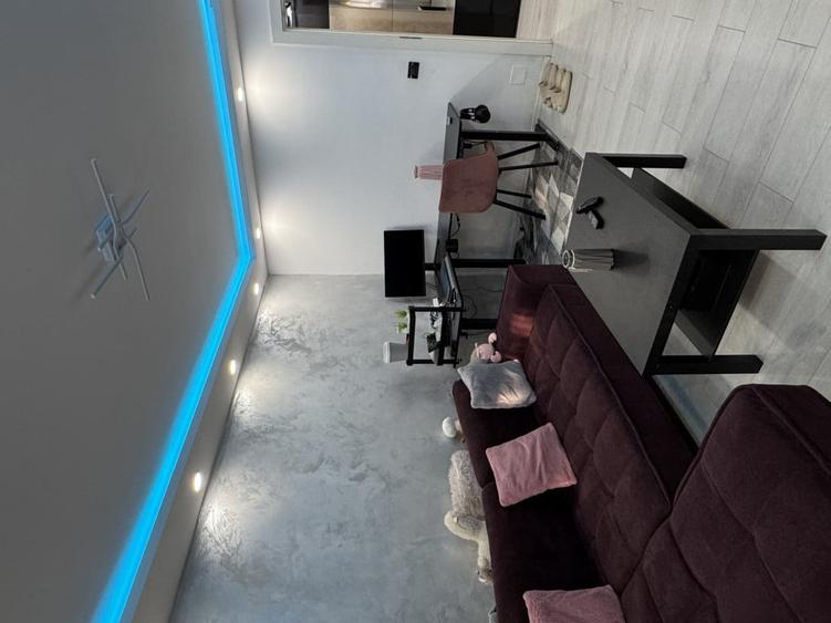 Apartament cu 2 camere semidecomandat în 1 Mai