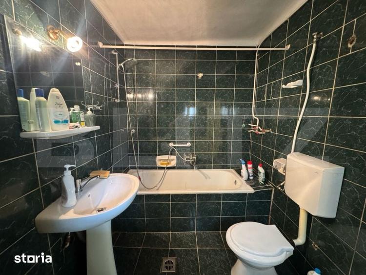 Casă cu 5 camere cu Teren 3000 Mp în Central