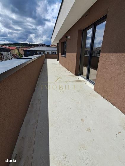 Apartament cu 4 camere în Florești