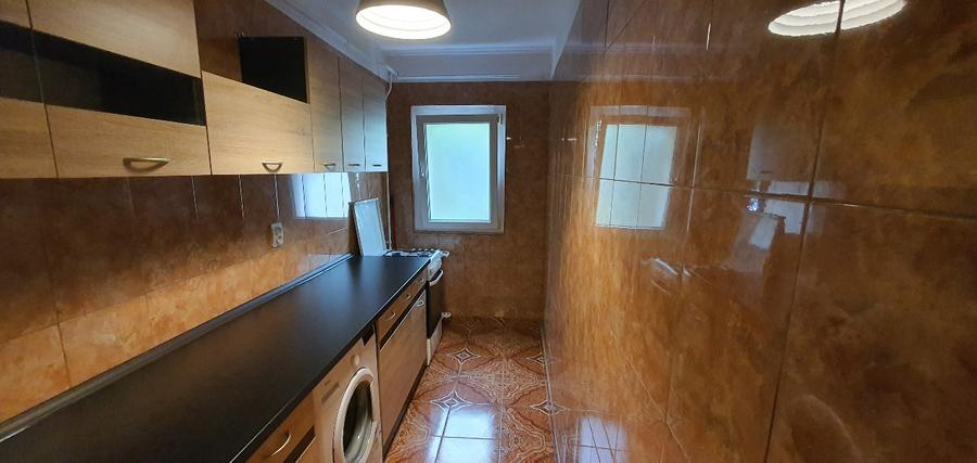 Garsonieră decomandată în Tei