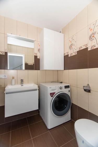 Duplex cu 4 camere cu Canalizare în Câmpului