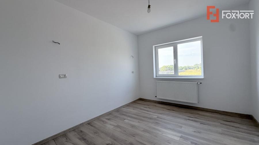 Duplex cu 4 camere cu Canalizare în Moșnița Nouă