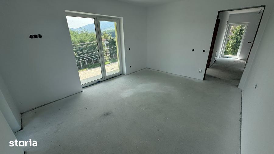 Casă cu 4 camere cu Teren 700 Mp în Central