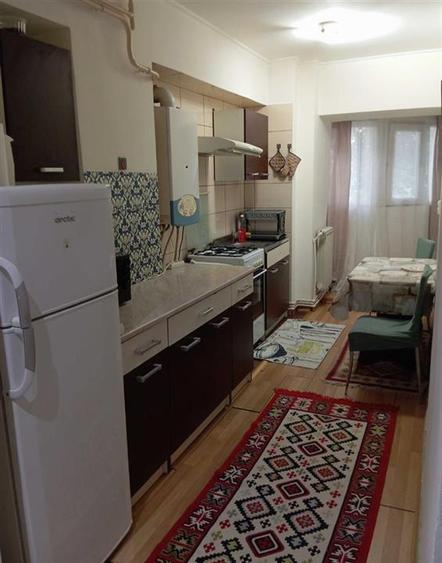 Garsonieră decomandată, mobilată în Nicolina