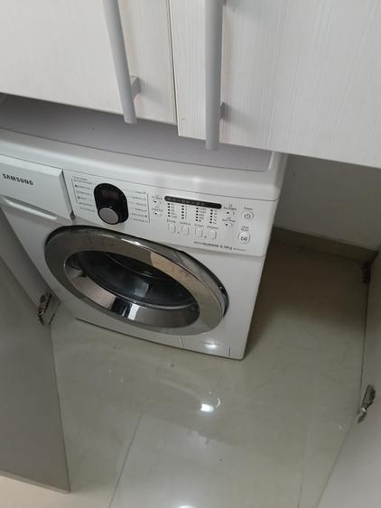 Apartament cu 3 camere semidecomandat, mobilat în Titan