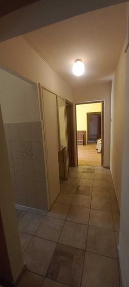 Apartament cu 3 camere semidecomandat în Circumvalațiunii