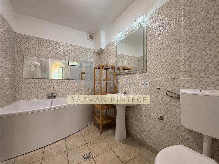 Casă individuală cu 5 camere cu Canalizare în Gheorghe Doja