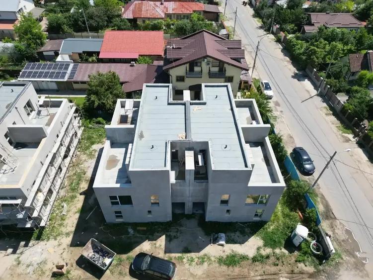 Casă cu 4 camere cu Canalizare în Vest