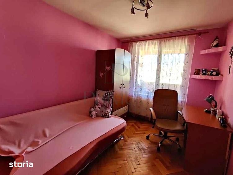 Apartament cu 4 camere decomandat în Complex Studențesc