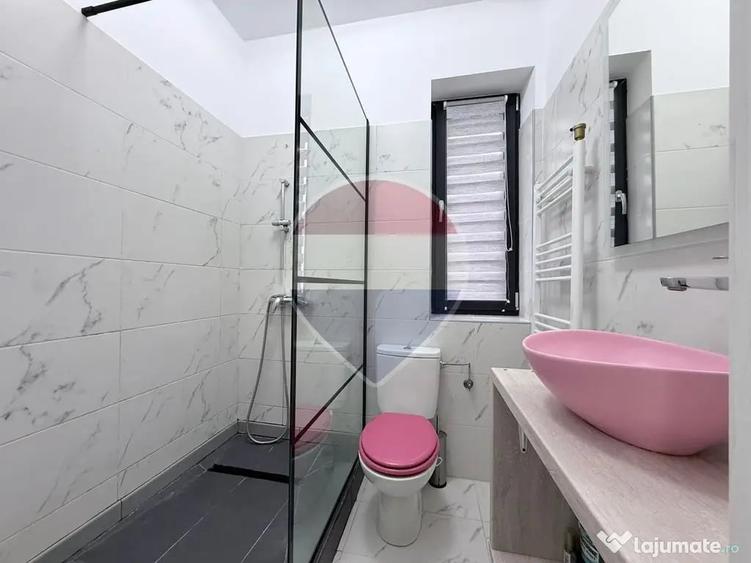 Casă cu 4 camere cu Teren 227 Mp în Ulmi