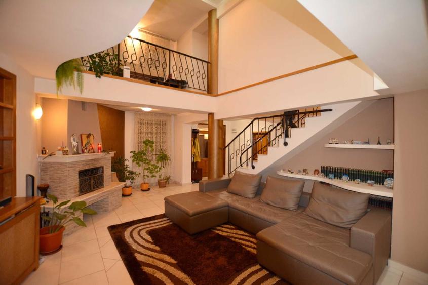 Casă cu 4 camere cu Teren 690 Mp în Găvana