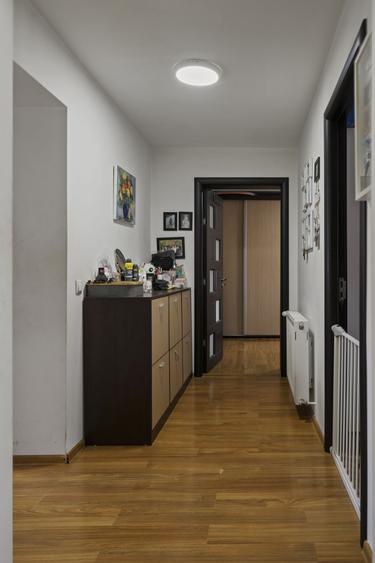 Apartament cu 4 camere decomandat în Ghermănești