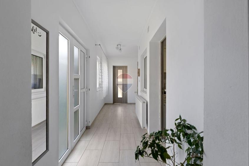 Casă individuală cu 4 camere cu Teren 550 Mp în Central