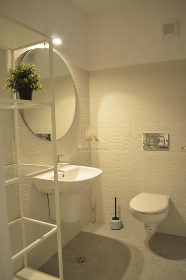 Apartament cu 2 camere decomandat, mobilat în P-ta Presei Libere