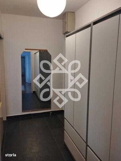 Apartament cu 3 camere semidecomandat în Rogerius