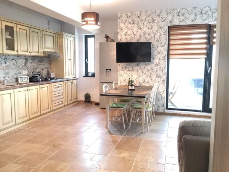 Apartament cu 2 camere decomandat în Central