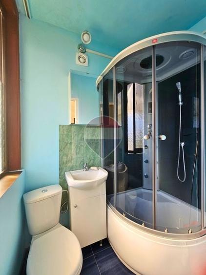 Casă individuală cu 6 camere cu Teren 276 Mp în Păulești
