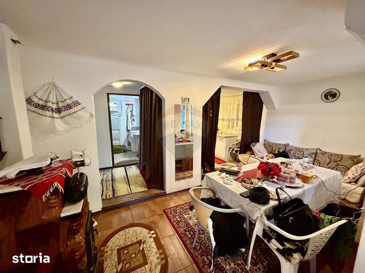 Casă cu 5 camere cu Teren 3344 Mp în Țifești