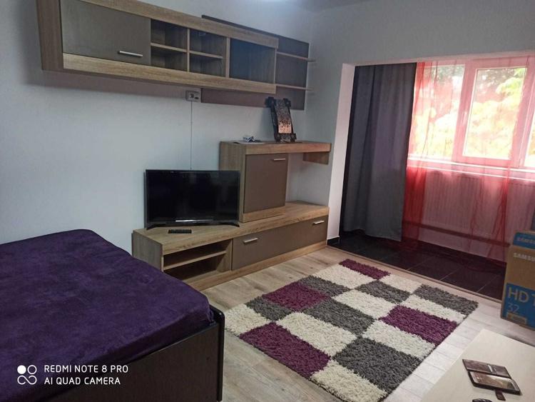 Garsonieră decomandată în Central