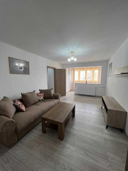 Apartament cu 3 camere decomandat în Colentina