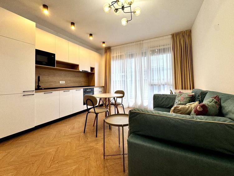 Apartament cu 2 camere semidecomandat, mobilat în Buziașului