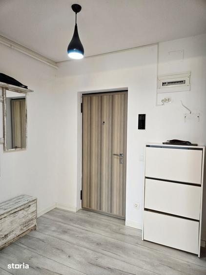 Apartament cu 3 camere semidecomandat în Chiajna