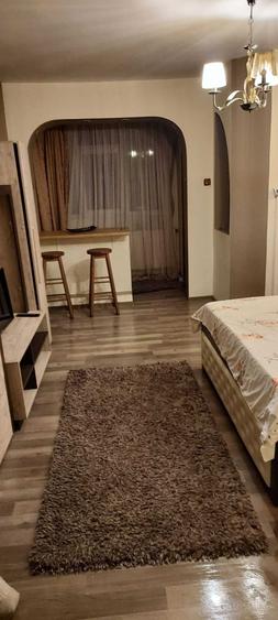 Garsonieră decomandată în Central