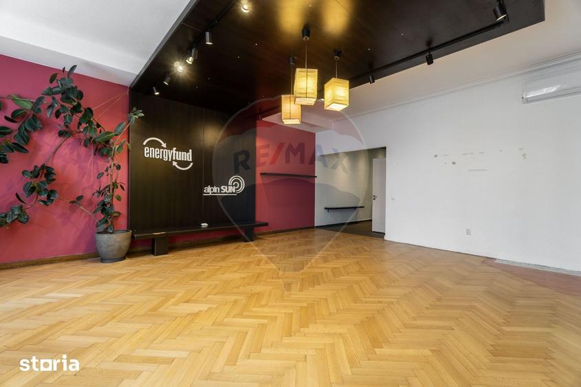 Apartament cu 4 camere în Centrul Istoric