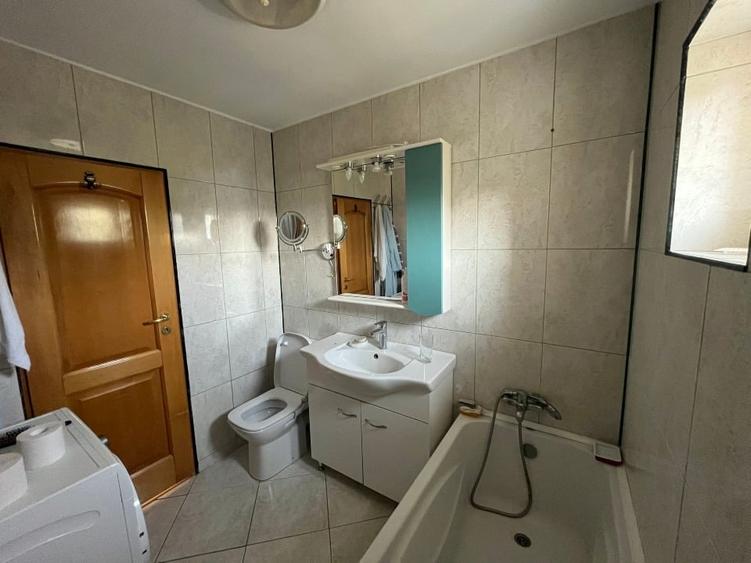 Apartament cu 4 camere decomandat, mobilat în Obor