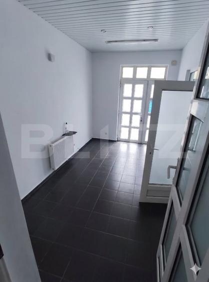 Birou, de 45 mp, în Central