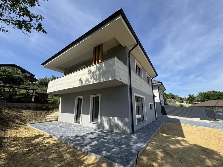 Duplex cu 4 camere cu Canalizare în Feleacu