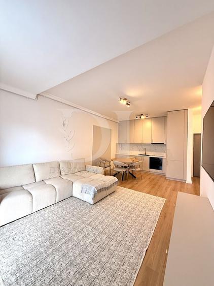 Apartament cu 2 camere semidecomandat în Florești