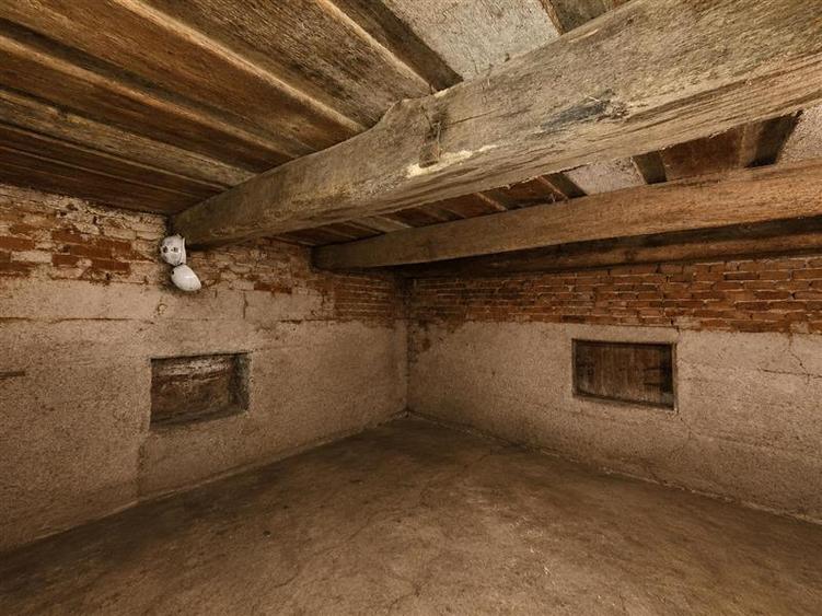 Casă individuală cu 2 camere cu Teren 2112 Mp în Sângătin