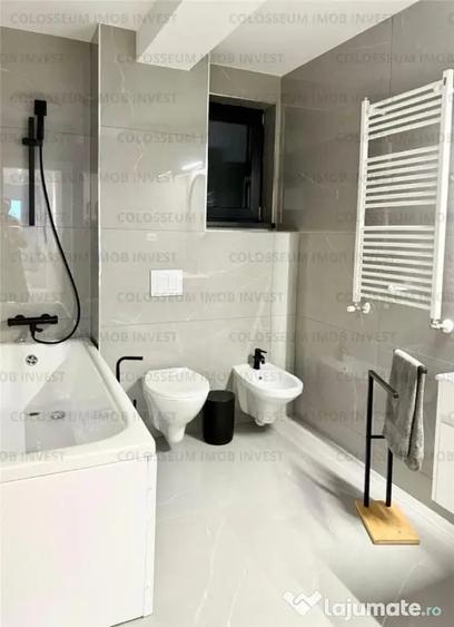 Apartament cu 3 camere decomandat în Tractorul