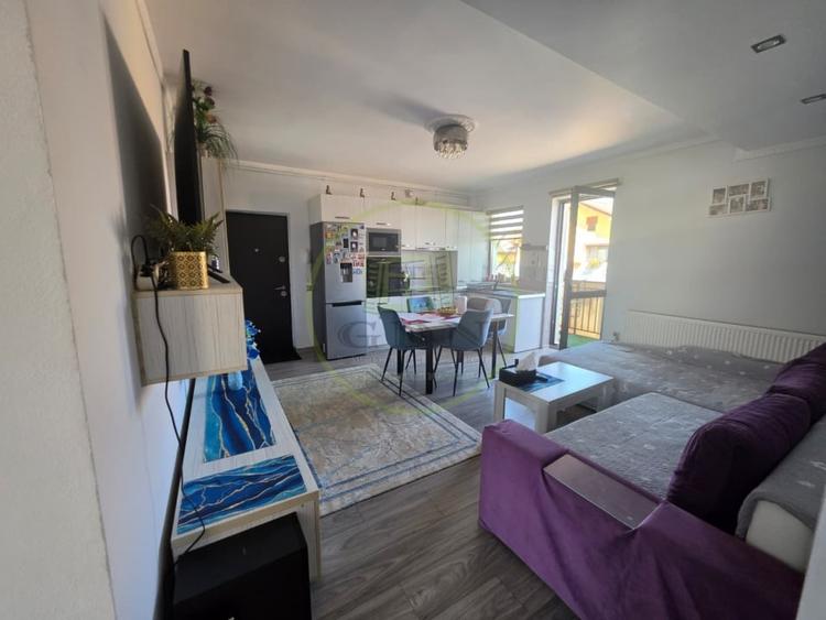 Apartament cu 3 camere decomandat, mobilat în Șelimbăr