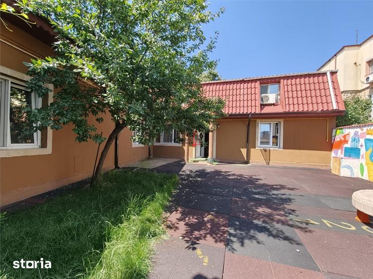 Casă cu 5 camere cu Teren 225 Mp în Moșilor