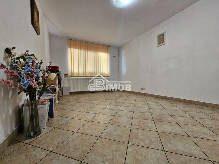 Apartament cu 3 camere decomandat în Micro 11