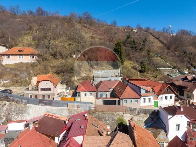 Casă individuală cu 2 camere cu Teren 620 Mp în Centrul Istoric