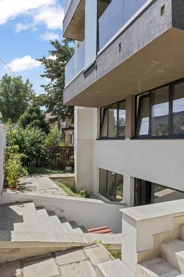 Casă cu Teren 400 Mp în Dămăroaia