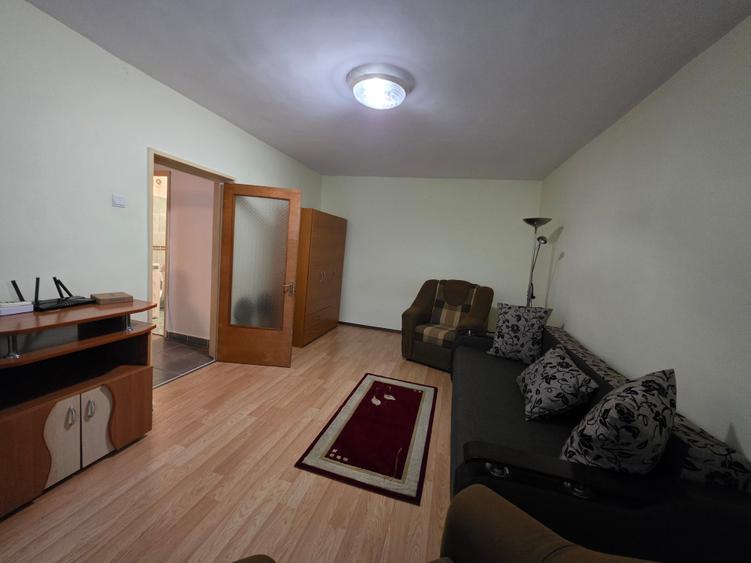 Apartament cu 2 camere decomandat în Lacul Tei